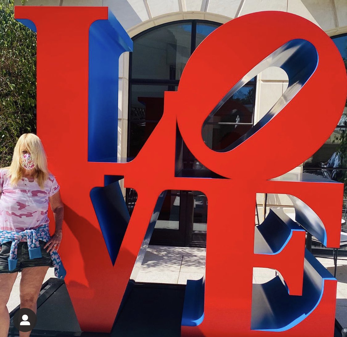 Debuting TODAY!!! Robert Indiana’s LOVE ❤️ at our beloved Peninsula Hotel!! Just in time for ‘ Le Petit Belvedere’ nights. Thursday - Saturday nights, California Brasserie alfresco dining 🍷🍴#bhhealthycity #openbh #peninsula #inthistogether #robertindiana #love