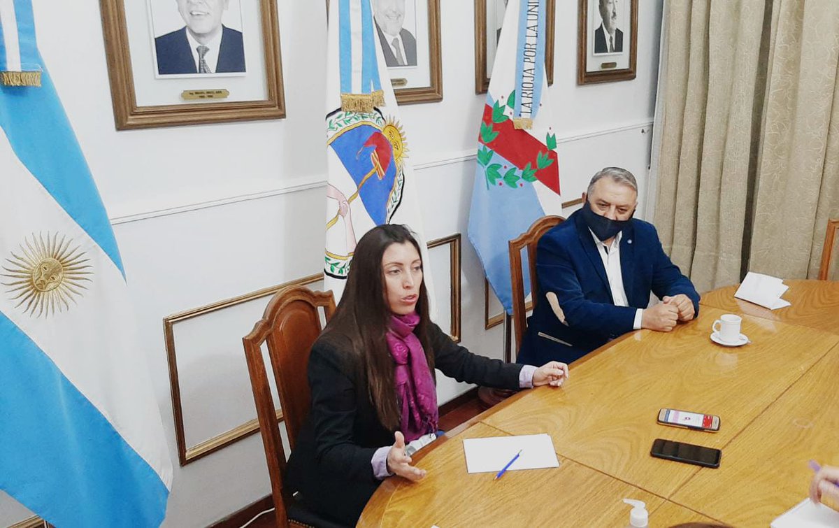LegislaturaLR's tweet photo. #ElOeste. La vicegob @Florelop x la venta de tierras y patrimonios Pciales. x parte d una inmobiliaria privada, manifestó q junto al Gob @QuintelaRicardo trabajarán en sanear los títulos de los pobladores, crear leyes q permitan mayor protección y declarar la zona intransferible https://t.co/ic7NNvETVV