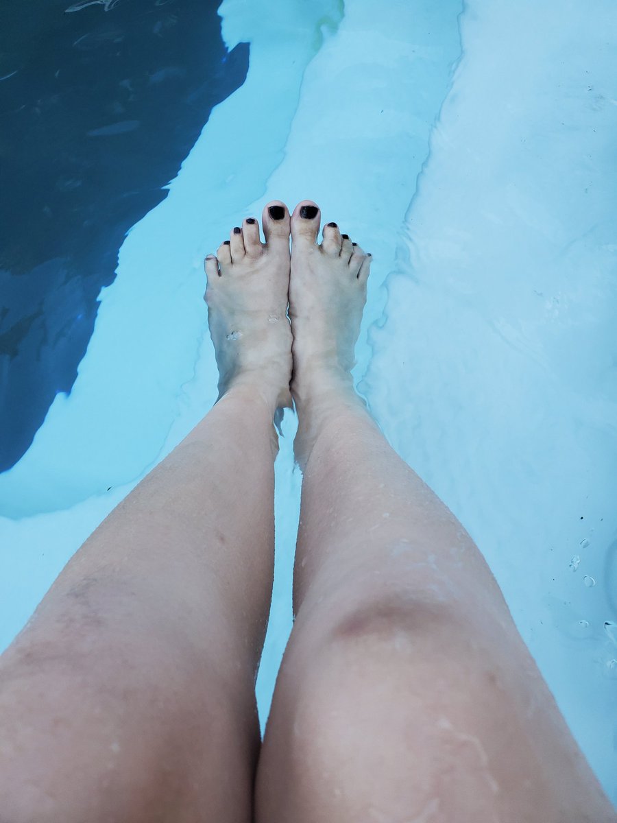 paleprincess988's tweet photo. https://t.co/NjbyOsAe0v I'm here to please #footfetısh #onlyfans #pleasure #subscribe https://t.co/e6q5l1tEyj