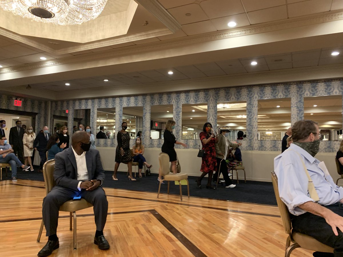 Here there are: &ndash; bei  Antun's