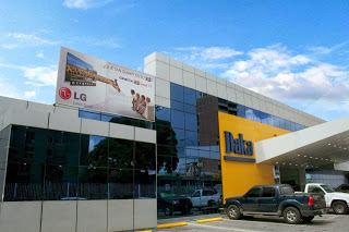 latablablog's tweet photo. #Historia Más de 400 millones $$ entre 2004 y 2012 autorizó #Cadivi a Daka para importaciones de electrodomésticos que distribuye en 5 locales en 4 ciudades. En las tiendas fueron detectadas irregularidades en los precios tras inspecciones en NOV2013. https://t.co/PD0uFJhLCK https://t.co/dnDrgNPhtI