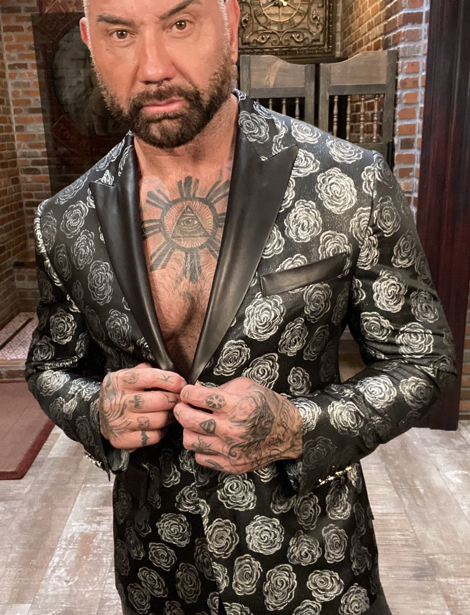 Well this would’ve been my @wwe #HOF tux but now it’s going to be my @dunemovie red carpet tux. Hopefully🙏🏼Anyway!! One way or another this bad boy is getting some flash bulb attention cuz it’s 🔥🔥🔥🔥 can’t do anything about the gorilla in it.😂 It is what it is🤷🏻‍♂️#DreamChaser