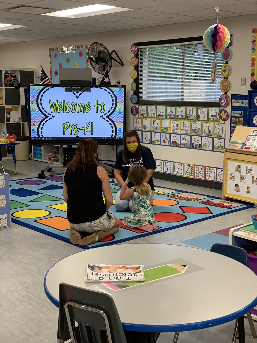 CFISDELC1's tweet photo. It was a great day! We had Meet The Teacher @CFISDELC1  and It was wonderful seeing all of the kiddos! Looking forward to an amazing year! #amazingteam #MeetTheTeacher #CFISDForAll @CFISDELCS https://t.co/TJeOaEUHlj