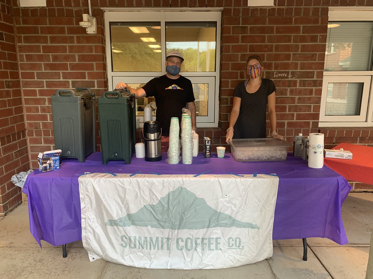 TFW <a href="/SummitCoffee/">Summit Coffee Co.</a> asks if they can come serve coffee to our teachers on their first day. ♥️ Thanks so much, Tim and crew. Y’all are awesome. ☕️