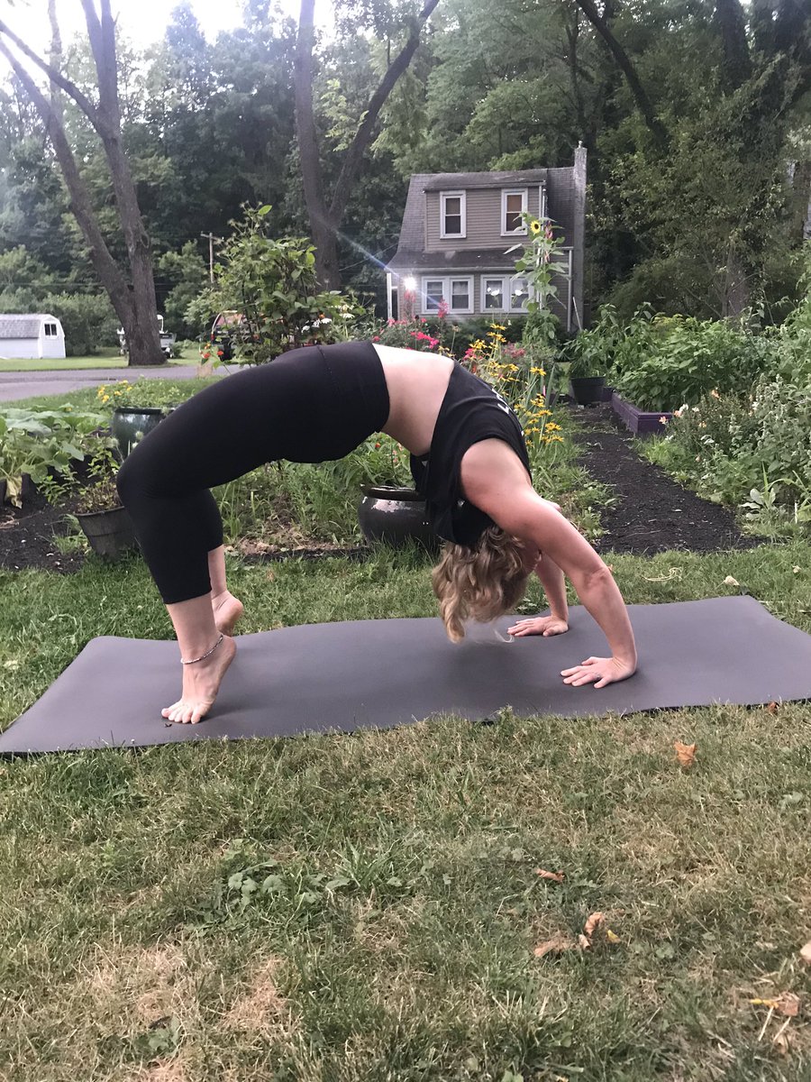 Cameron8283's tweet photo. Yoga in the garden tonight. COVID has definitely taken a toll on my flexibility but hey that’s what cross training is for. #MM2020VirtualRunGroup https://t.co/cMM0p4bzZX
