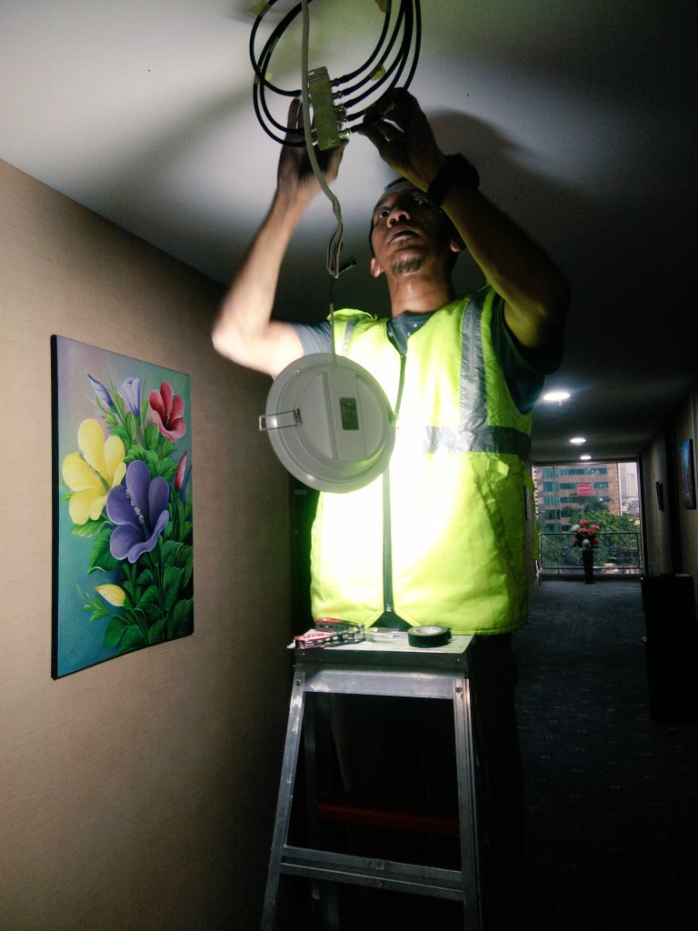 mprabowo88's tweet photo. Setiap settingan itu upayanya adalah berhasil, namun jika ada yg gagal ya di cek dan perbaiki. Se simple itu. Semoga.
#maharquw #setting #teknisi #kerjakeras #usaha #sukses #berhasil #PLN #TV #semangatpagi https://t.co/rxfVw6UoRF