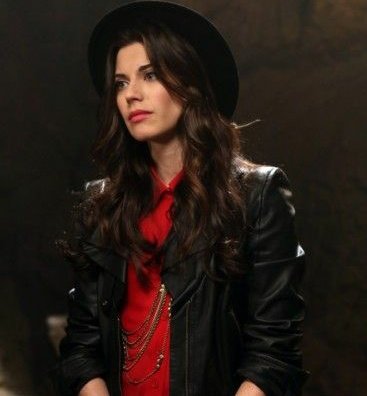 xxncisaddictxx's tweet photo. A little Ruby/Red Riding Hood appreciation post, also I love Ruby's wardrobe 😊❤ #OUAT #OnceUponATime #RubyLucas #RedRidingHood #wolfie #MeghanOry https://t.co/96RuFp6ZRS