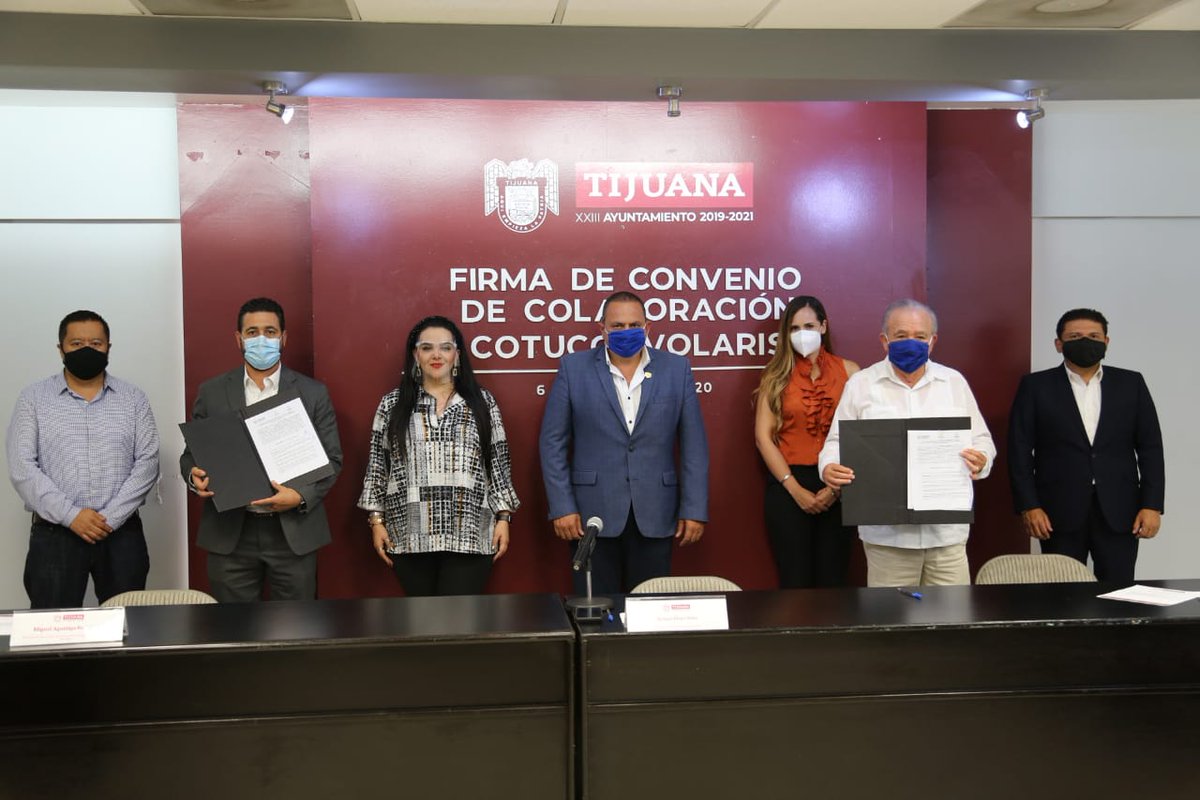 PerezBehr's tweet photo. Un honor ser testigo de la alianza celebrada entre COTUCO y la empresa Volaris; un acuerdo que permitirá promover a Tijuana como punto estratégico en la realización de eventos que abonen a la derrama económica de la ciudad.
#HoyTodosPorTijuana #Sedeti https://t.co/vtMlKdhfyj