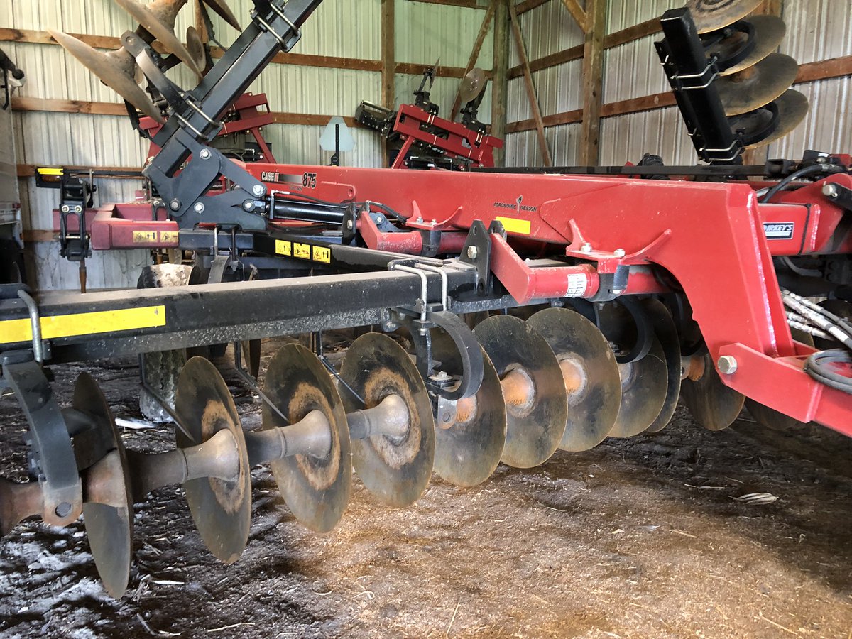 Anybody looking for a 2015 9 shank on 24” centers 875 ? 360 points , Hyd baskets, ready to work , Dm me