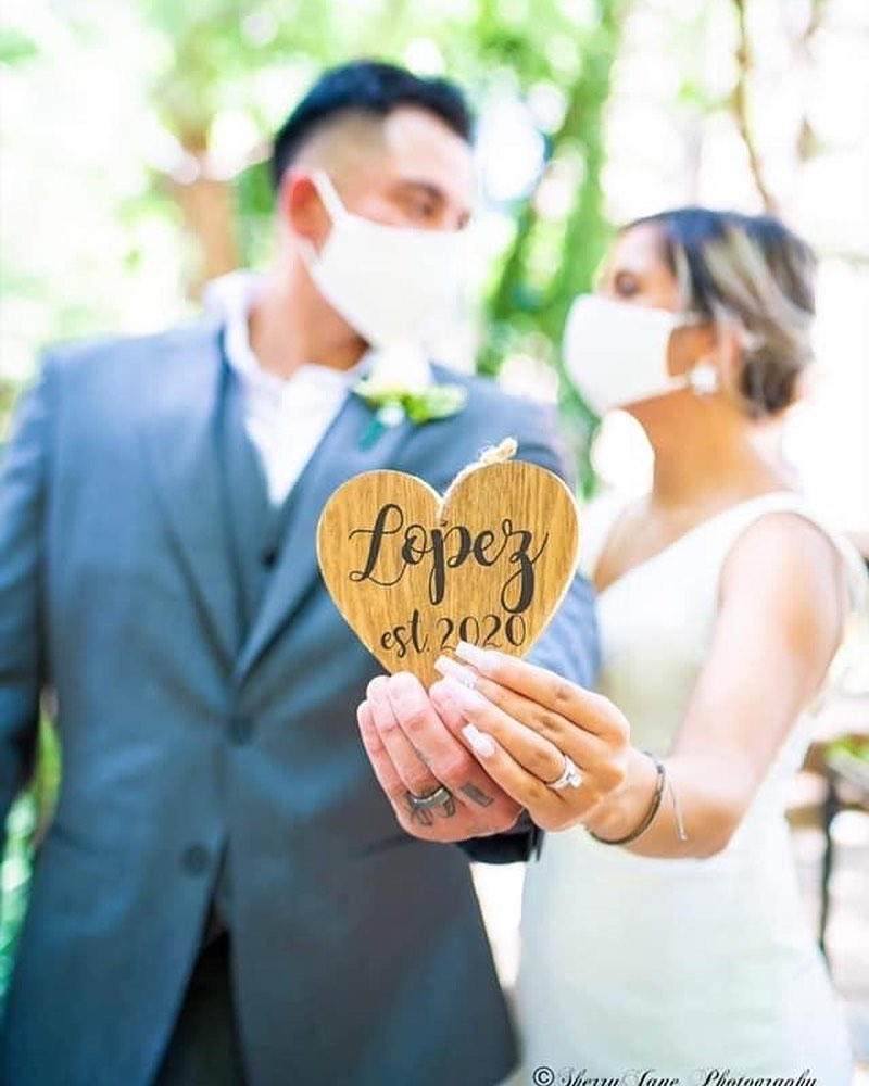 BridalFantasy's tweet image. Custom wedding swag is such a good way to remember your day! ❤️ this beautiful shot!
Repost @jerry_lopez_acf
#COVIDwedding #MasksRCool #bridalfantasy #bridalfantasymagazine #bfbride #yegbride #yycbride #weddingphotoideas #weddingphotographyinspiration #gettingmarried2020