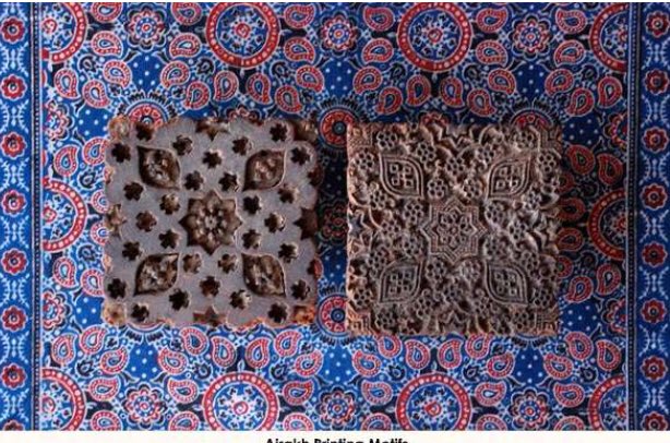 AshaNakumBJP's tweet photo. #Ajrakh is a unique form of blockprinting found in Sindh which later migrated at #Kutch. Ajrakh designs and patterns made using block printing by stamp. It’s high value gives a unique identity to motifs.
@smritiirani @amitmalviya 
#Vocal4Handmade https://t.co/kNi8gm2pCl