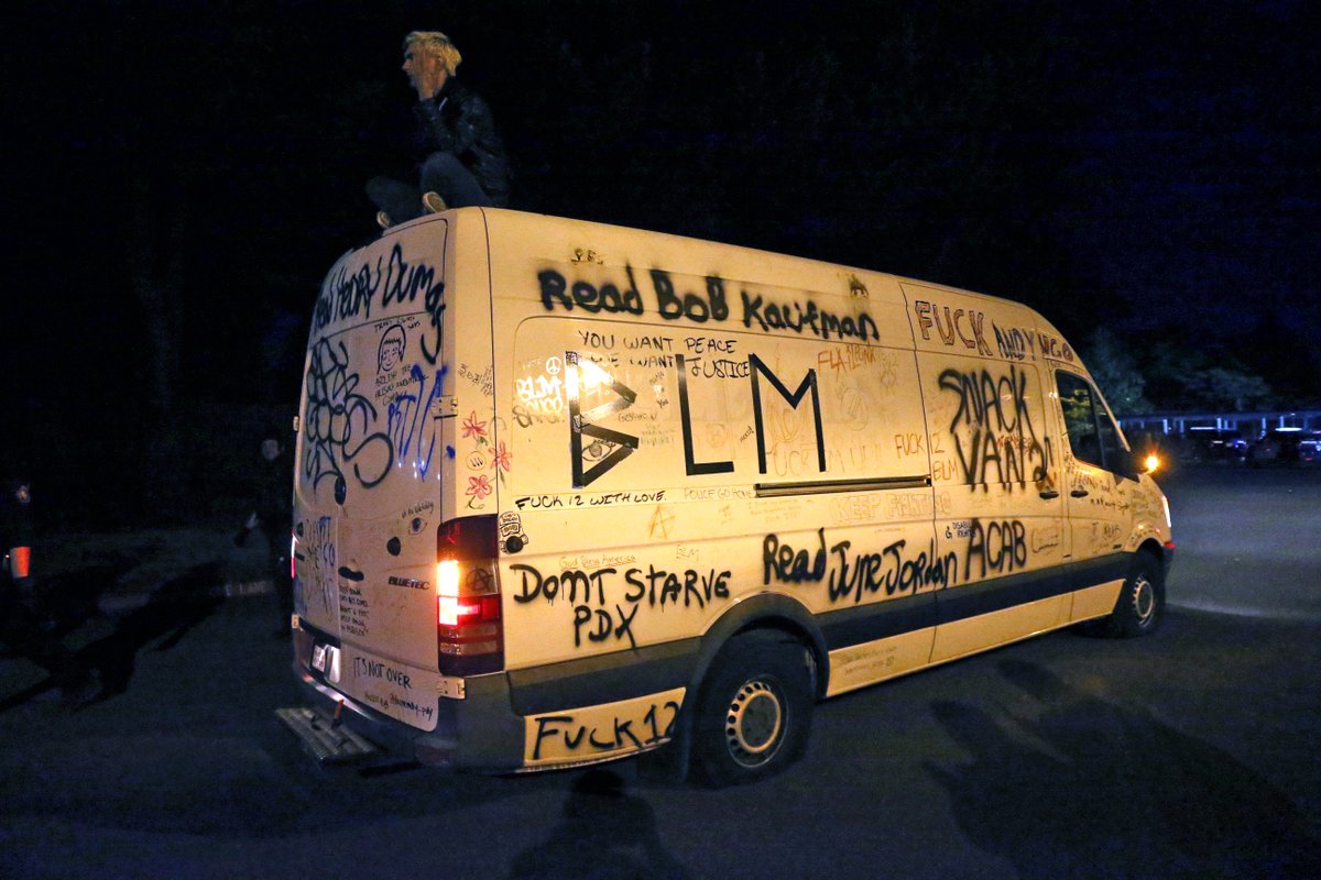 The Oregonian On Twitter While The Portland Police Were Pushing Protesters Away They Slashed The Tires Of The Snack Van