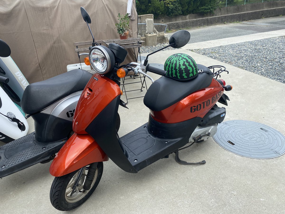 ShigeTabi's tweet photo. 五島列島の中通島で原付バイクをGoToBaseで借りる。

GoToだがゴートゥーではなくゴトーと読む。

24時間3,300円で借りられる。

「行っ得！クーポン」と「わくわく乗船券」が使えるのでお得。

看板ネコは、目の色が違う😸

#GoToBase #五島列島 #長崎 #中通島 #新上五島 #長崎しま旅 #ネコ https://t.co/ydXcLfw4D7