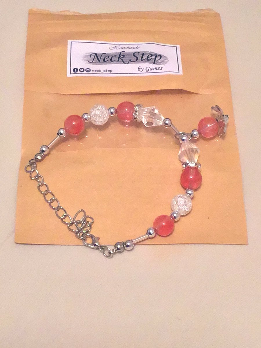 Juan_Wan_'s tweet photo. Finally received my bracelet from @neck_step & I have to say it’s so beautiful, I love it! I’ll definitely be buying more! Be sure to support @neck_step by @game_nati! Also thanks to @run_kantheephop for being helpful and amazing!😁💙 #NeckStepbyGames #gamesnati #runkantheephop https://t.co/6dvwHSEf3t