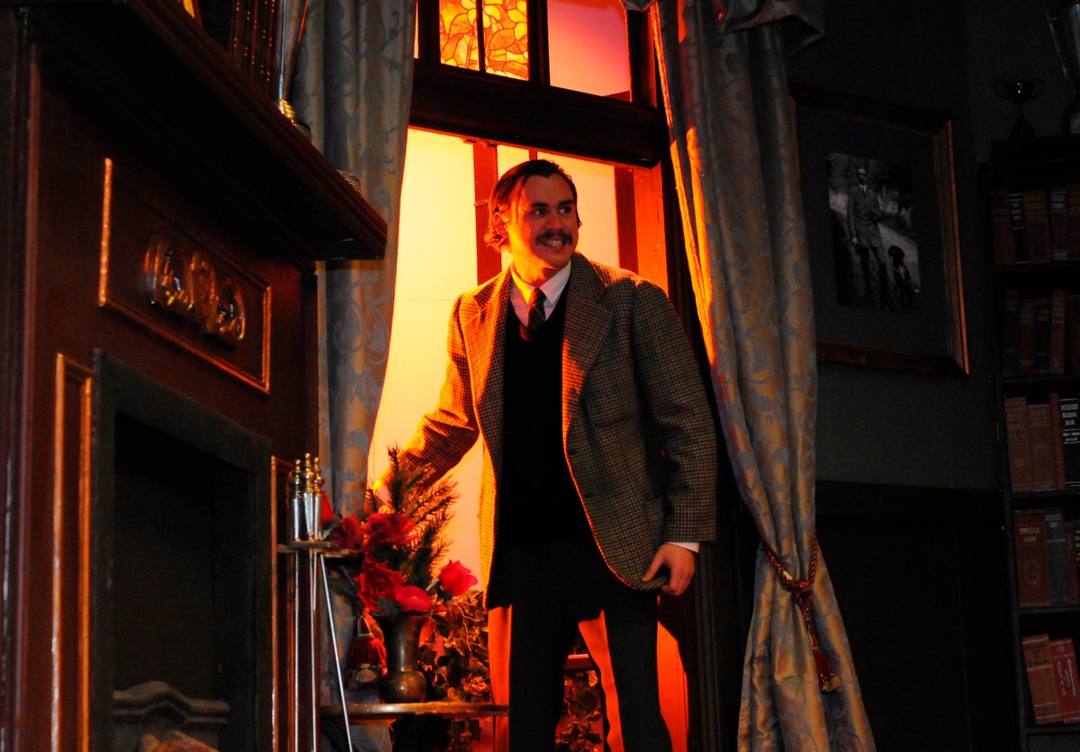 genesians's tweet photo. For #FlashbackFriday let's take a look back to the production on our stage this week in 2018, #TheUnexpectedGuest by #AgathaChristie, directed by #JessDavis! π https://t.co/Dzqhnj9sRG