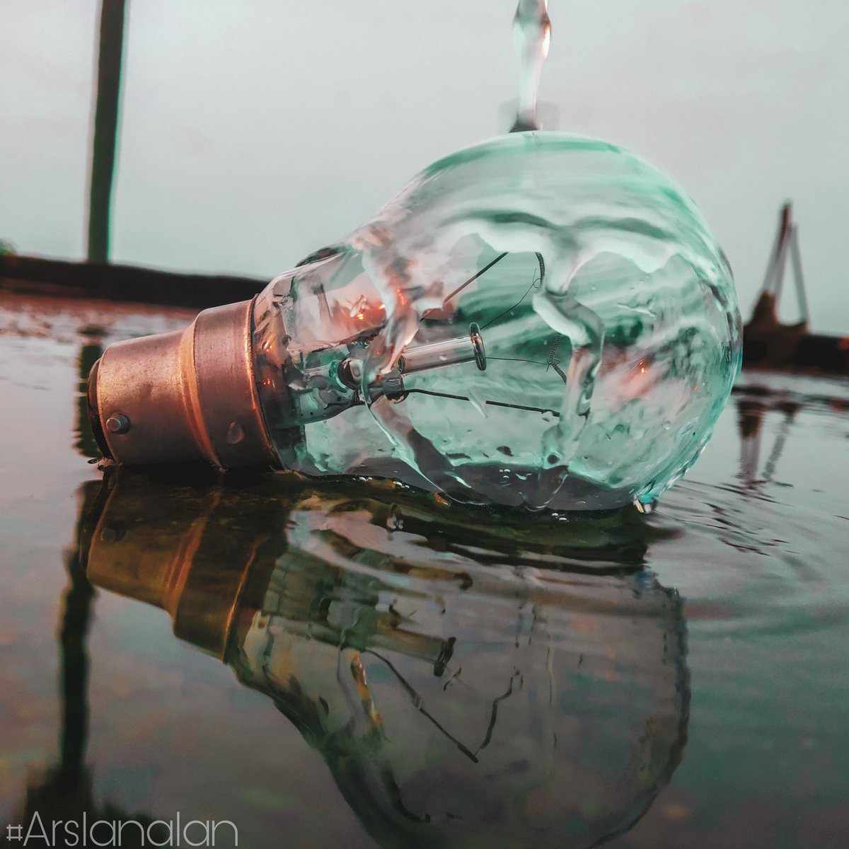 Arslanalan07's tweet photo. #lightbulb #lighting #light #lightfixture #lamp #water #lightingaccessory #sky #stilllifephotography #lampshade #photography #glass #composition #blue #moment #pic #pictures #photo #arslanalan #sunset #evening #color #bihar #pics #india #focus #creative #art #photos https://t.co/2hTEIqPWpK