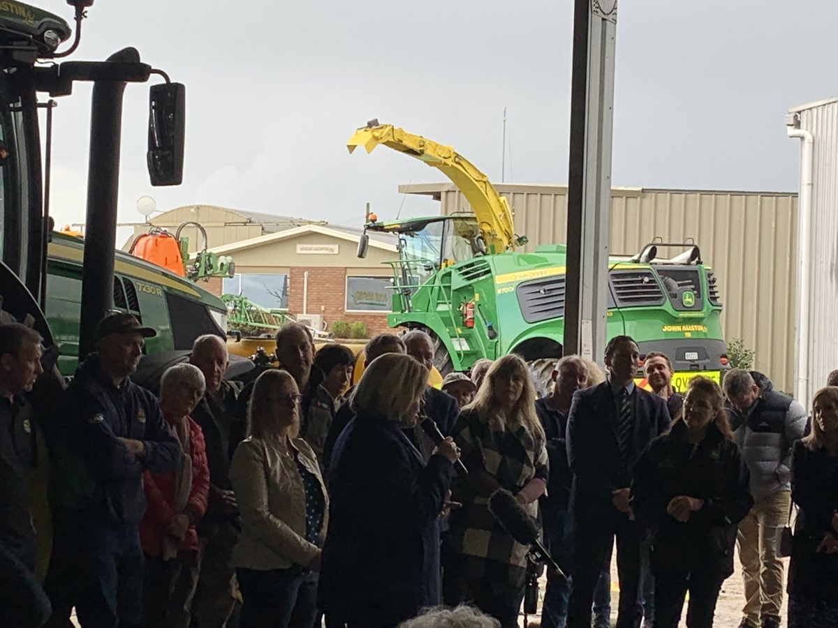 DavidBennettMP's tweet image. It has been a pleasure to host @JudithCollinsMP in Waikato today. Fantastic to join her in meeting with farmers in Tokanui and then hear her vision for our economy at the @WaikatoChamber
