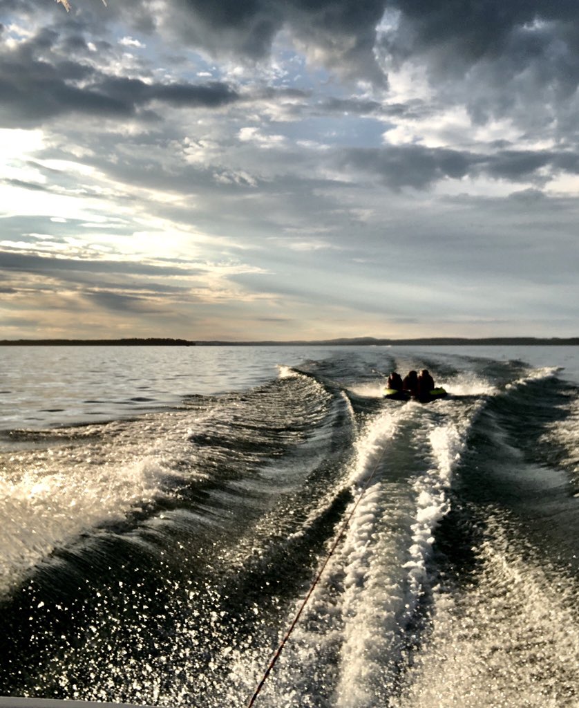 kmccullough99's tweet photo. π #sylvanlake #catchthatwave #summerfun #sunandfunsylvan @mccullough9 https://t.co/hP6ZzzjHpu