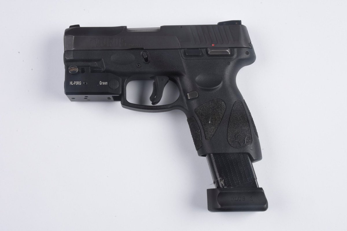 It was a busy set of dayshifts for ‘A’ Platoon within the Region. Today our officers in 11 Division proactively seized another illegal firearm. Great work by @PeelPolice officers. @RadRosePRP @citymississauga