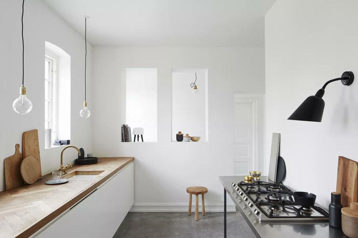 Corporate MinimalismBoth the introduction of the iPhone and the Great Recession brought this aesthetic to the forefront. A homogenized form of Soft Club style, this aesthetic was utilitarian, visually-striking and, above all else, cheap. Which is why it still exists today.