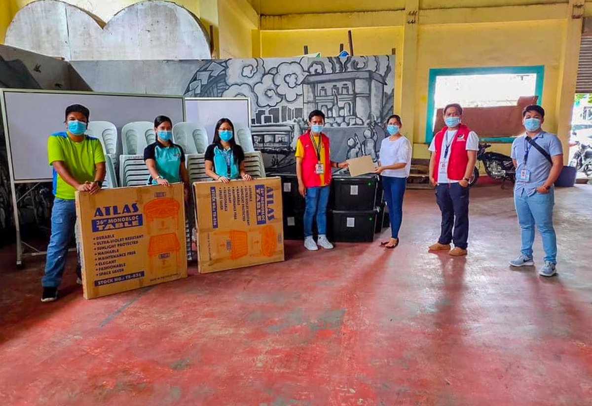 DSWDXIISOX's tweet photo. LOOK: DSWD FO XII turned over on Thursday, August 6, 2020 Children and Women Friendly Space Kits for hundreds of families affected by last year’s series of earthquakes still staying at evacuation centers in Makilala, North Cotabato. (Kim Koli Jagonod / DSWD) 
@dswdserves https://t.co/TviKH2gntJ