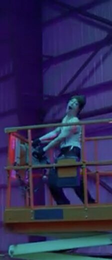 wikidoms's tweet photo. just joji screwing the controller https://t.co/bRRMjV2RHO