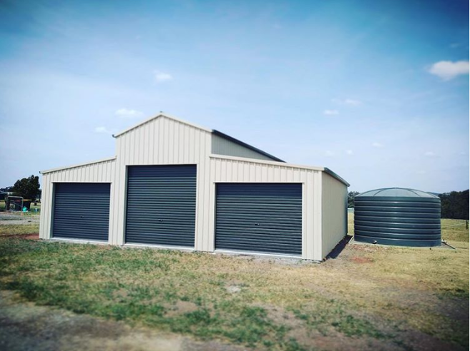BushmansTanks's tweet photo. New Bushmans tank blending in nicely. COLORBOND® colours are available to suit your aesthetic needs.

#SaveWater #Bushmans #RainwaterHarvesting #BushmansTanks #WaterSecurity #AustralianMade #AustralianManufacturing #MADEINAUSTRALIA https://t.co/VTtIZMf3FD