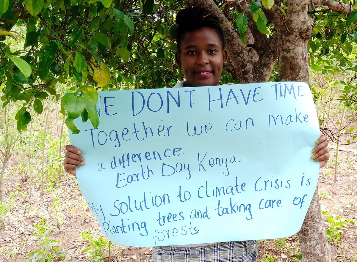 patriciakombo's tweet photo. Week 57 kenya #ClimateStrikeOnline
We are demanding for Climate justice.
We don't have time #ClimateEmergency #ClimateActionNow.
#schoolstrike4climate #ClimateStrikeOnline
#FaceTheClimateEmergency
@GretaThunberg @Fridays4future
@WeDontHaveTime @350 #fffdigital https://t.co/5YfiF1r0YJ