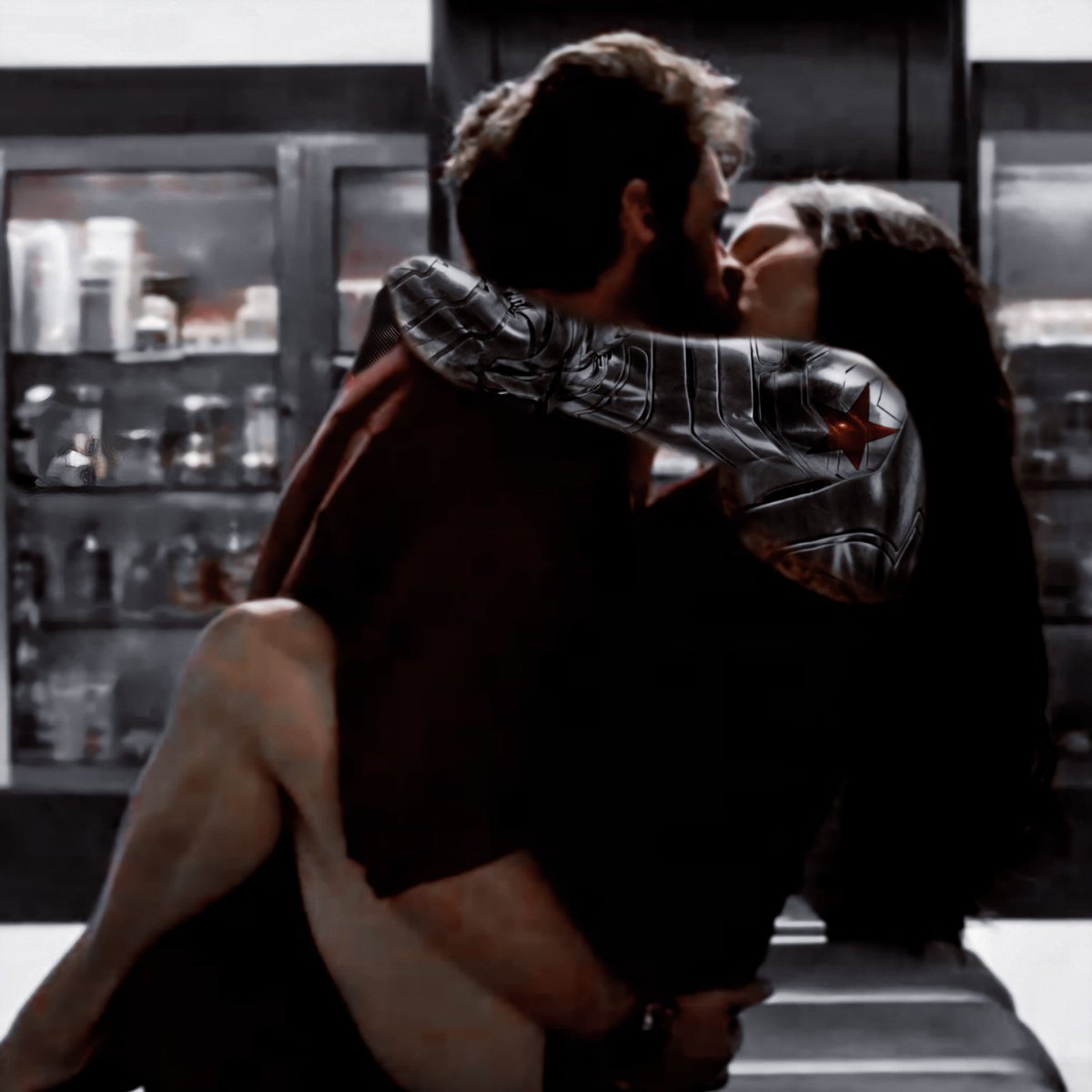 ANOTHERSERGEANT's tweet photo. #MCUSquad #TimeSkip #Siberia

      ➩ 𝗣𝗔𝗥𝗧 𝗢𝗙 𝗠𝗬 𝗣𝗔𝗦𝗧 ╱╱

❏ 𝘙𝘰𝘭 𝘤𝘰𝘯 @_wponx
❏ 𝘓𝘪𝘯𝘦𝘢 𝘵𝘦𝘮𝘱𝘰𝘳𝘢𝘭: 𝘚𝘪𝘦𝘵𝘦 𝘴𝘦𝘮𝘢𝘯𝘢𝘴 𝘥𝘦𝘴𝘱𝘶𝘦𝘴 𝘥𝘦 𝘭𝘢 𝘤𝘢𝘱𝘵𝘶𝘳𝘢 𝘥𝘦 𝘓𝘢 𝘎𝘶𝘢𝘳𝘥𝘪𝘢 𝘙𝘰𝘫𝘢.

                           + https://t.co/HHnz3OWLV9