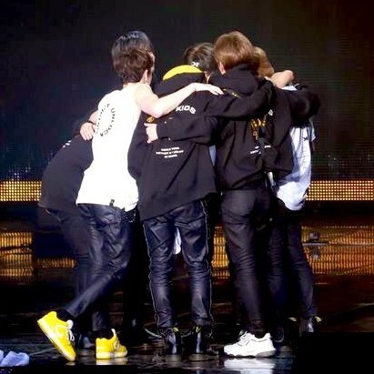 hwanghanji's tweet photo. skz be like "i know a place" and it's inside each other's embrace https://t.co/IfNrTS0fNA
