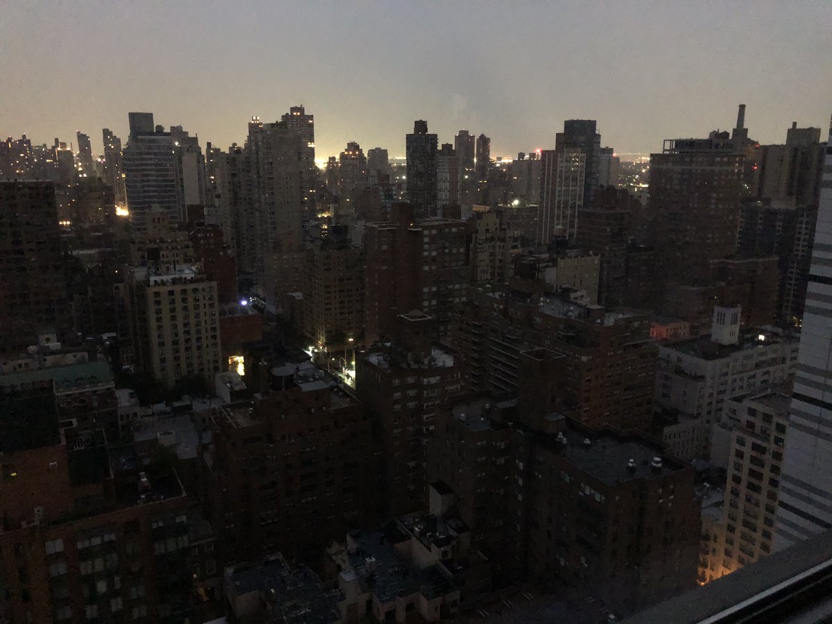 melfrank's tweet photo. NYC Powerless 🚫🔌💡🔦 #blackout https://t.co/qxpn0yisSW