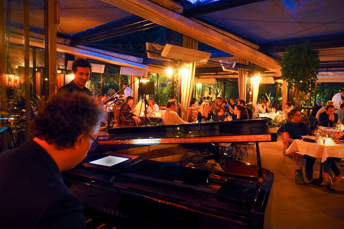Retrouvez nous pour une ambiance Piano Bar à ciel ouvert chaque vendredi et dimanche soir !!! 🎼 🎹 🎶
cafejatte.com/index.php