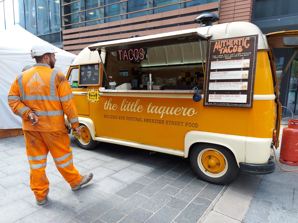 Lovely to see our customers colour matching with our food trucks! @littletaquero @CSWProcess @FinzelsReach #fashionstatement #marketfashion #colourmatch #finzelsfashion #bristolmarket #foodtruck #streetfood #bristol