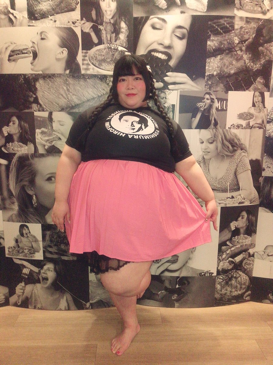 ずきてぃ Twitterissa 吉村さんグッズ手に入れた Tシャツが小さすぎて 胸までしか入らない