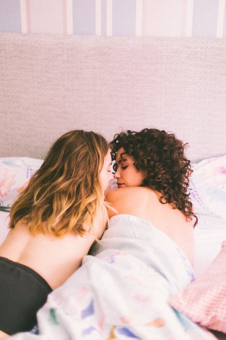 Las fotos de #LuimeliaDOS nos han dejado 👉🏻🥰😍 ¿Y a vosotrxs? 💜🌙 

¡Pronto estrenamos la nueva temporada de #Luimelia! ⏰💥