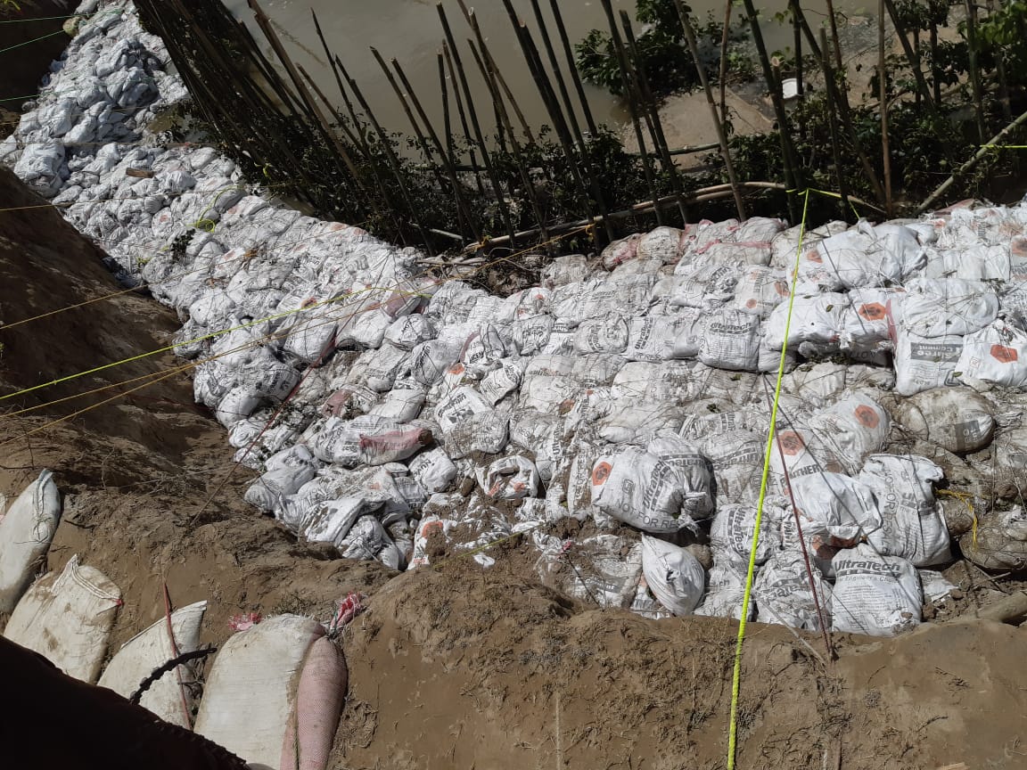 WRD_Bihar's tweet photo. Recent pictures from Tanti Tola, #Khagaria where flood fighting work is underway on left Budhi Gandak embankment.
#FloodFightingWork
#BiharFlood #BiharCares
@NitishKumar @SanjayJhaBihar @IPRD_Bihar @KhagariaDm @MoJSDoWRRDGR @CWCOfficial_FF @ndmaindia @BiharDMD https://t.co/VlWulncCaY