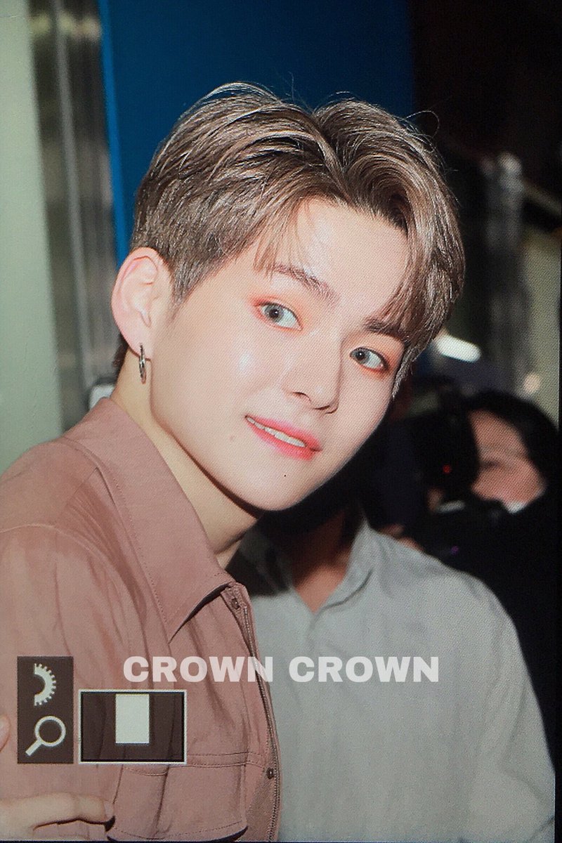 crown crown. tweet media