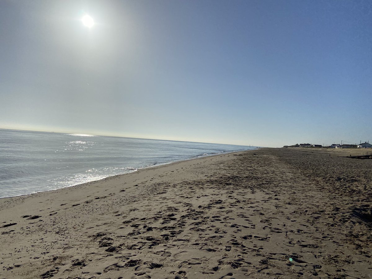 sv1's tweet photo. Not a bad way to start a morning #Norfolk #lovethesea #homewithfamily https://t.co/VIPzM3wjnt