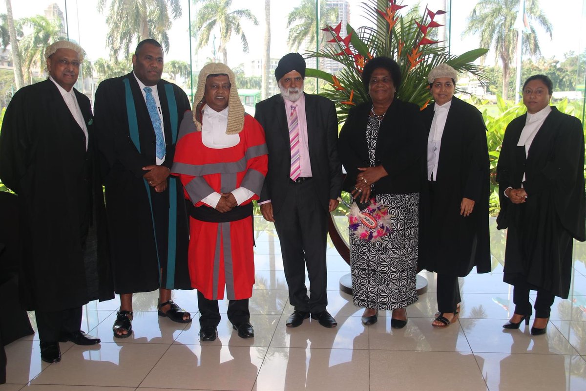 BMalimali's tweet photo. Congratulations to the 37 newest members of the legal profession. These 37 USP @USPLaw graduates were admitted to the High Court of Fiji in the presence of the Vice Chancellor @pal_vcp
#usp2020 #2020PDLP #USPLAW #USPSchoolOfLaw https://t.co/QtBCBauEln