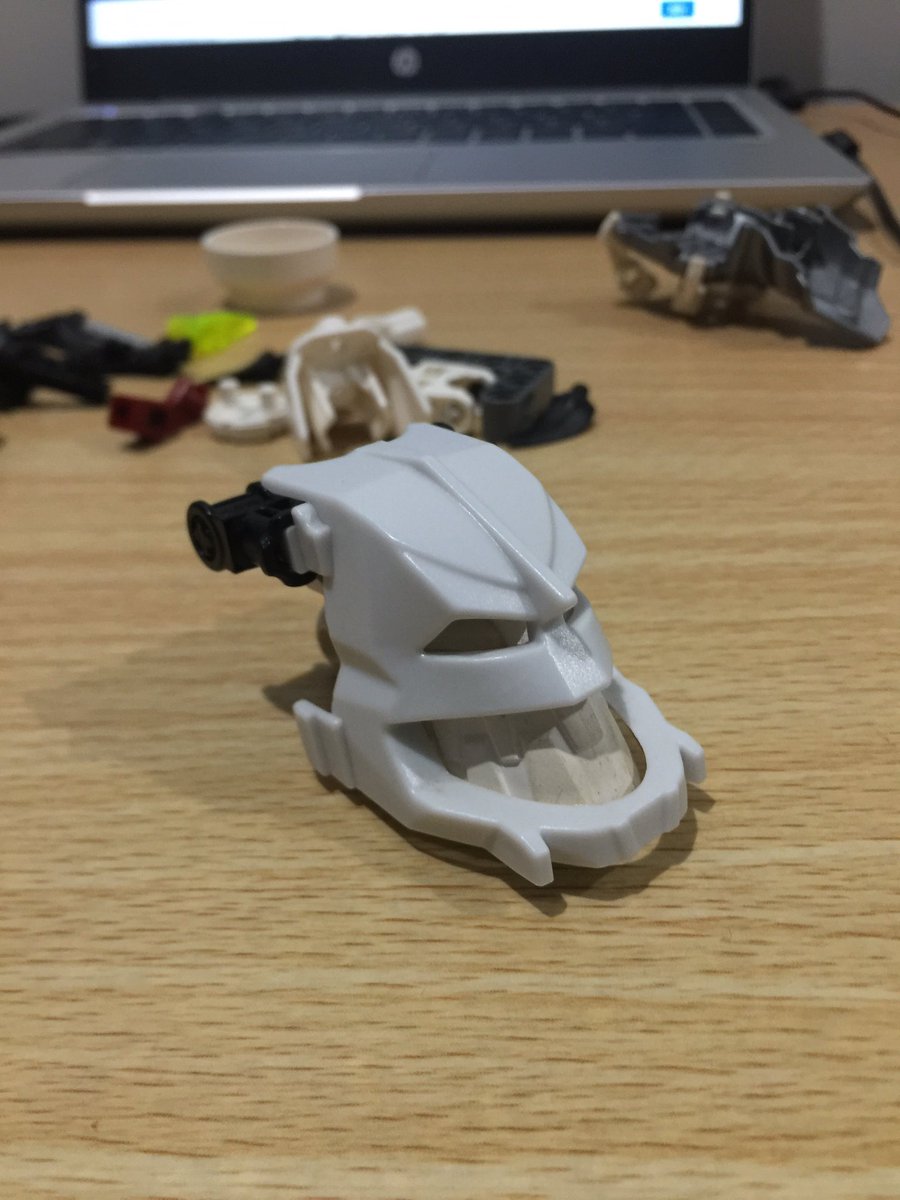 Jacksontreid's tweet image. Yo yo #bionicle twitter this is how you get Piraka canister masks onto piraka skulls
