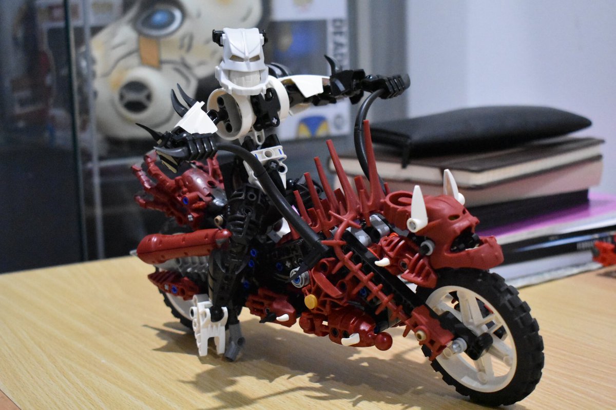 Jacksontreid's tweet image. Yo yo #bionicle twitter this is how you get Piraka canister masks onto piraka skulls