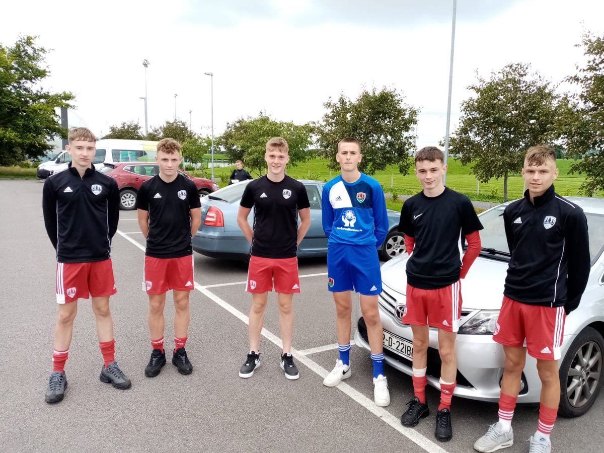 Well done to six of our Under 15 squad who travelled to Abbotstown, Dublin yesterday for #IrlU16 assessments !

Left ➡️ Right 

🔴 Éanna Fitzgerald 
🔴 Mark O’Mahony
🔴 Cathal Heffernan
🔴 Ryan Delaney
🔴 Liam Murray 
🔴 Joe O’Brien-Whitmarsh 

 #CCFCAcademy #COYBIG 

@CorkCUs