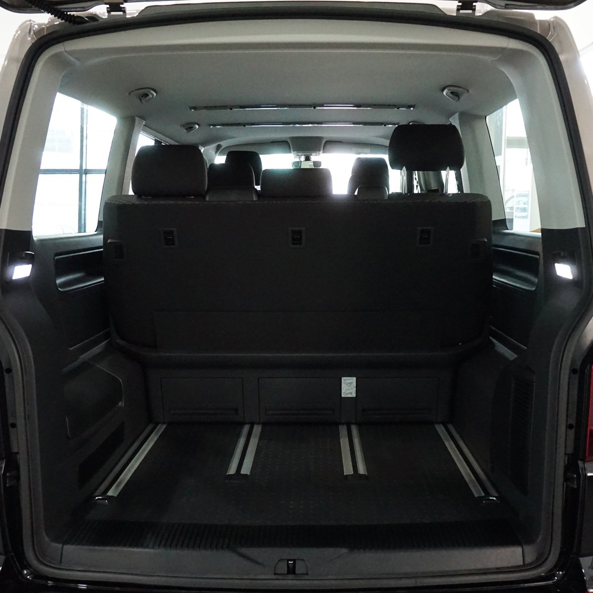 ❗️OPORTUNIDAD❗️ ¡Llévate esta #VolkswagenMultivan 6.1 Origin Batalla Corta 2.0 TDI BMT 81 kW (110 CV) DSG del 30/01/20 con 1.000km por 43.300€*!

Solicita tu cita previa y resuelve tus dudas: 
🌐 bit.ly/promo-furgonet…
☎️ 943 21 81 00
✉️ ventaslcv@vasa.comerciales.volkswagen.es