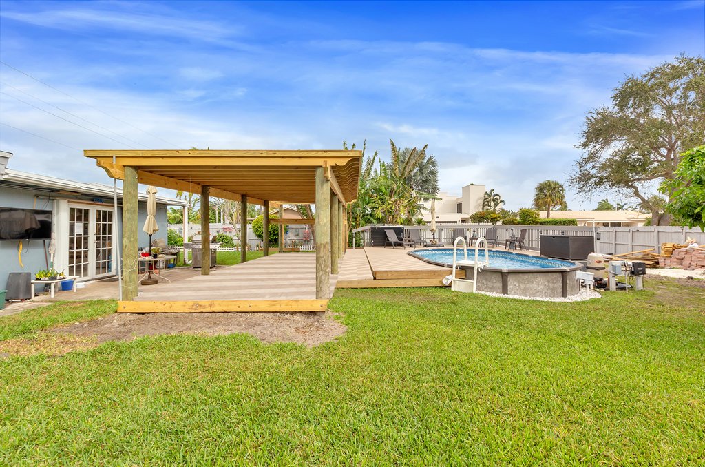 Mary_Ta7's tweet image. Proposed Wood Patio Structure - A timber frame structure with solar panels attached on the roof. #USA #Florida
#Bespoke Structure cas-engineers.com/pf/proposed-wo…