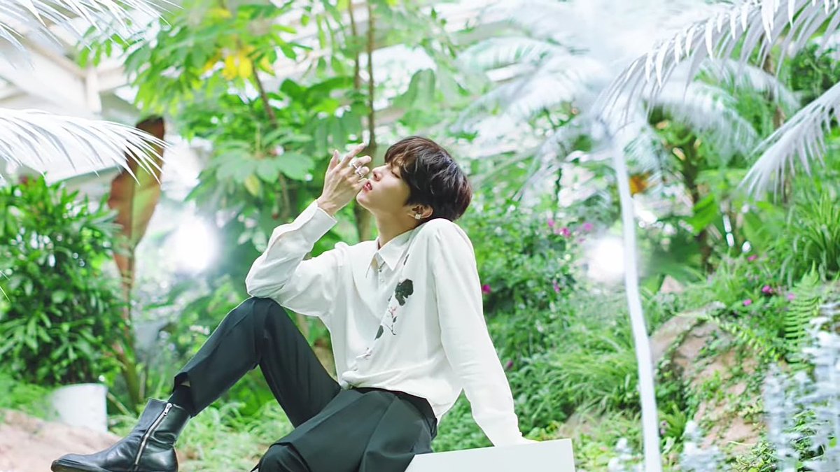 wooseoksnia's tweet image. The duality of Wooseok
#FeelTheFunInSorrow
#애상으로_쿨한_여름
#김우석 #KIMWOOSEOK @KWS_official_ 
Red Moon:                            Sorrow: