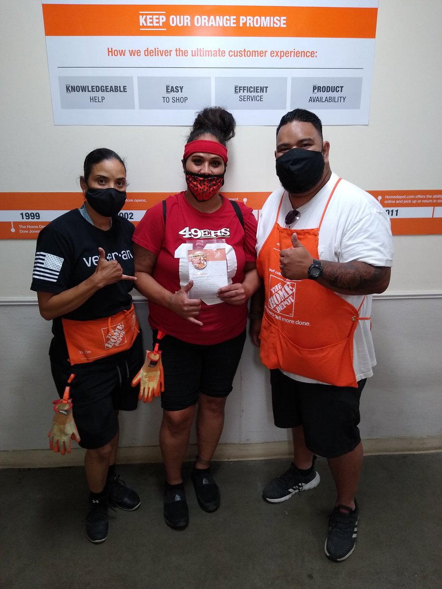 Voi and Tai Tai received there first Homer badges for excellent customer service! From there supervisors, Claudette and Mike Very proud of them!