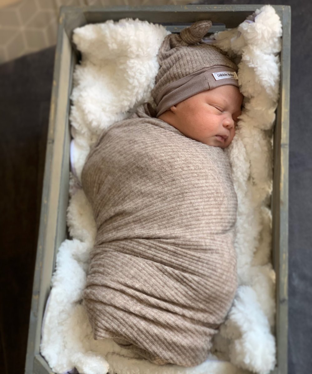 audas_vanschoor's tweet image. Every time l look at him my heart is melting.. 💙🤗

#2Weeksold #FRIDAYFLOW #BABYKAI #KaiGram #Dad2MK #Instababy #CuteBaby #NewBornShoot #HomeShoot #BabyBoy #Baby #TheDiariesof