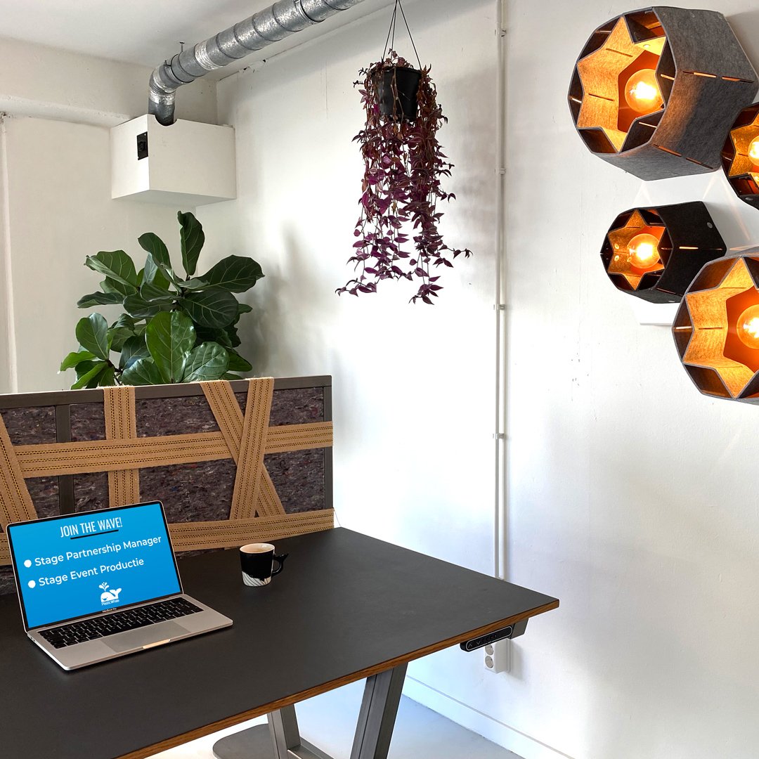 JOIN THE WAVE! Yesss, we are looking for new interns! Do you have great communication and/or production skills? Then you’re the catch we’re looking for! For more information about our vacancies, go to plasticwhale.com/plastic-whale-…