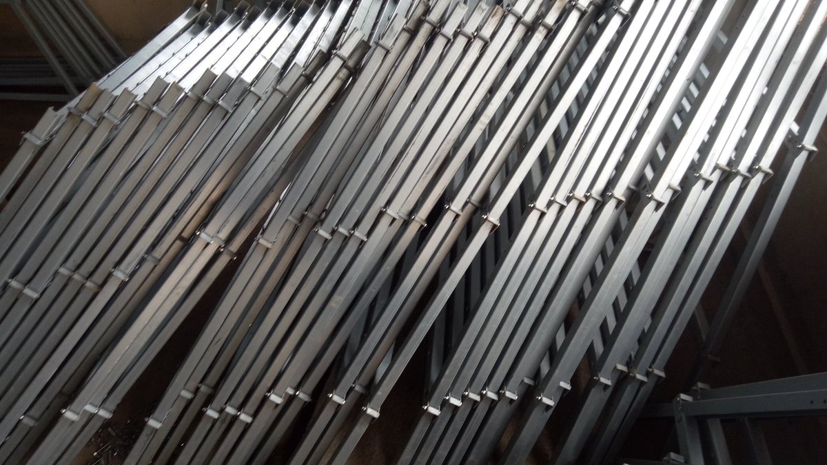 poultrycagesug's tweet photo. Our team is already  in Busiika doing what they know better .. 90 hot galvanized 3 tier units to be installed we're working day and night to see that our client can put his birds in the cages because they're about to start laying eggs 

We're the KINGS OF POULTRY CAGES 0758422007 https://t.co/FqeBnDx6ck