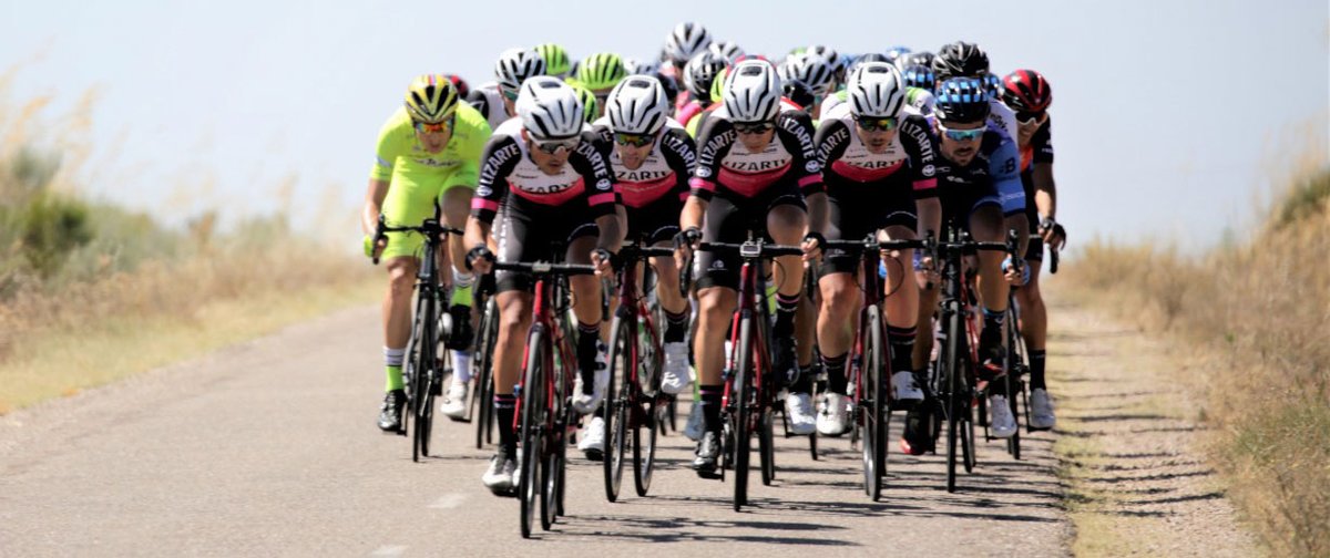 🏆Una de Copa de España 4 meses después
🎙️"Por el tiempo que ha pasado, será una incógnita el rendimiento de los corredores" (<a href="/JonArmenda/">Jon Armendariz</a>)
🚴<a href="/raul_gass/">Raúl García Pierna</a> <a href="/AlexJaimee98/">Alex Jaime</a> <a href="/jordilopezc/">Jordi López</a> <a href="/pamide_00/">Pau Miquel Delgado</a> <a href="/mikel_retegi/">Miikeeel:)</a> <a href="/raulrota_r3/">Raul</a> <a href="/_EugenioSanchez/">Eugenio Sánchez López</a> 
📲equipolizarte.com/actualidad/una…
📷<a href="/AlvaroCycling/">Álvaro García</a>